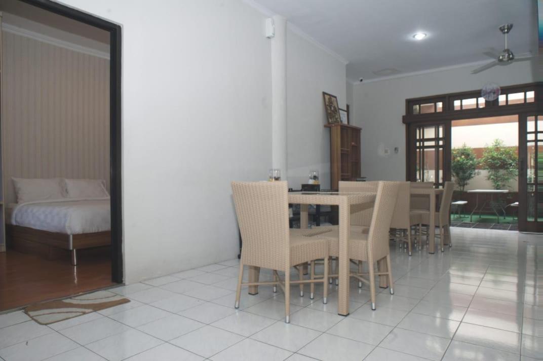 Hotel Omah Sastro 2 Jogyakarta Zewnętrze zdjęcie